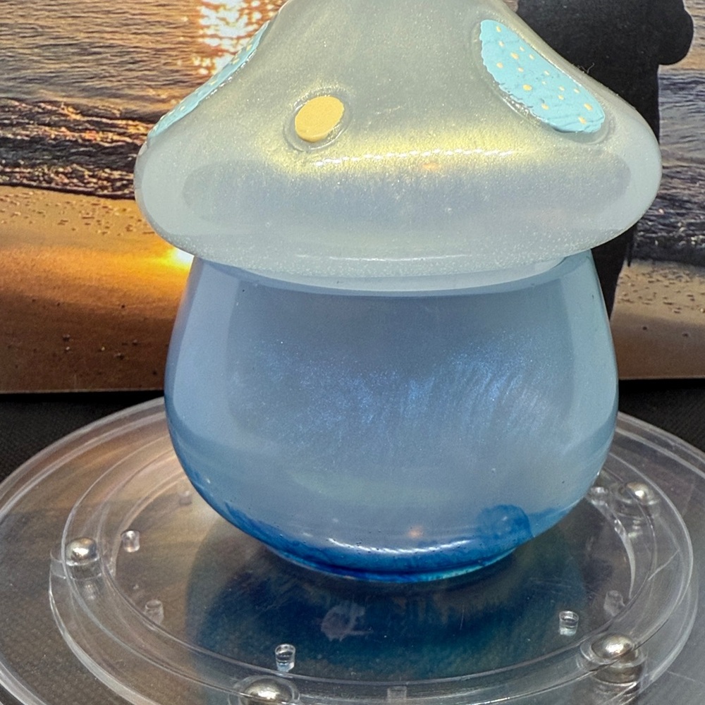 Blue and White Resin Mushroom Jar Decor - Picture 8 of 12